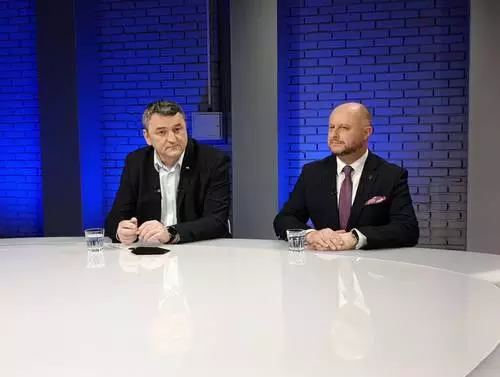 Debata kandydatów na prezydenta w TVP 3. Jak wypadli Marek Wesoły i Michał Pierończyk?