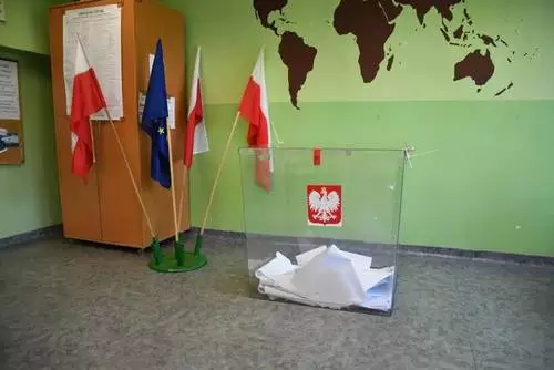 Frekwencja w wyborach samorządowych 2024 w Rudzie Śląskiej [DANE NA GODZINĘ 17:00]