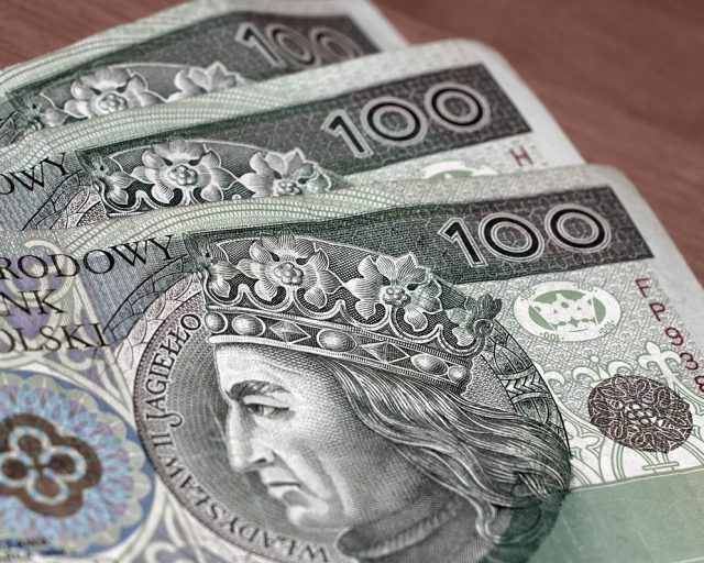 Policjanci z Halemby poszukują właściciela gotówki!