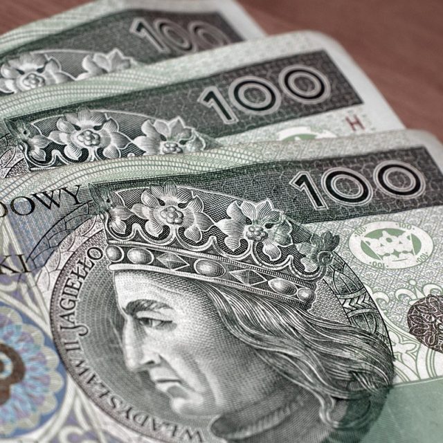 Policjanci z Halemby poszukują właściciela gotówki!