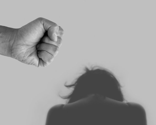 38-latek z Rudy Śląskiej znęcał się nad swoją partnerką. Szarpał i groził jej śmiercią