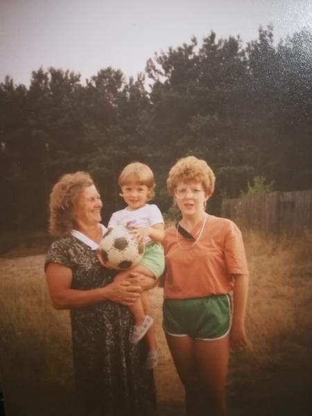 Martyna i Ela i babcia