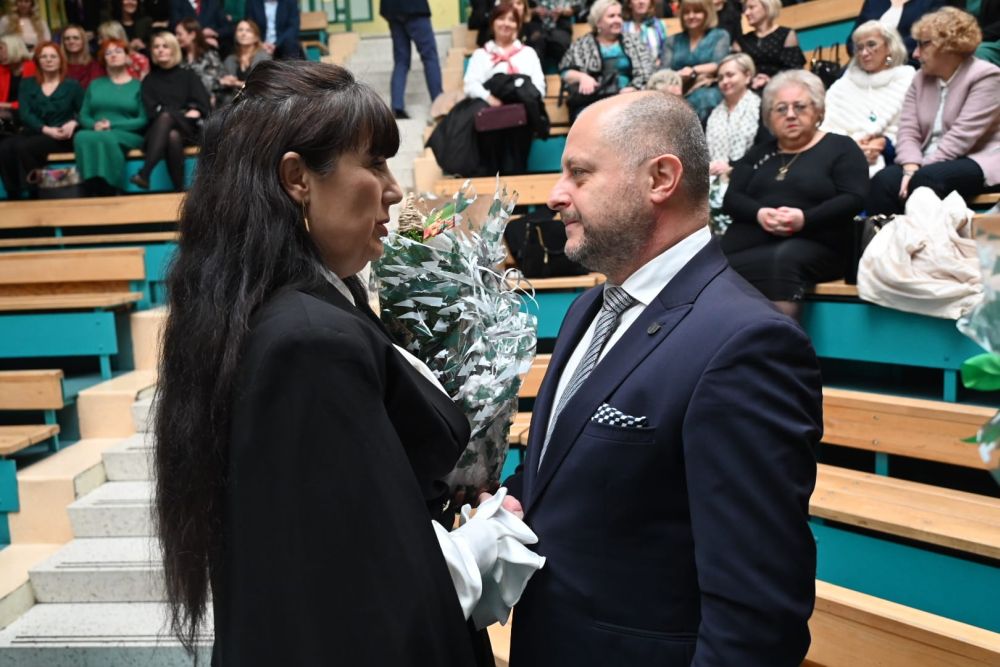 Dyrektorzy rudzkich szkół i przedszkoli na spotkaniu opłatkowym z prezydentem miasta - fotoreportaż