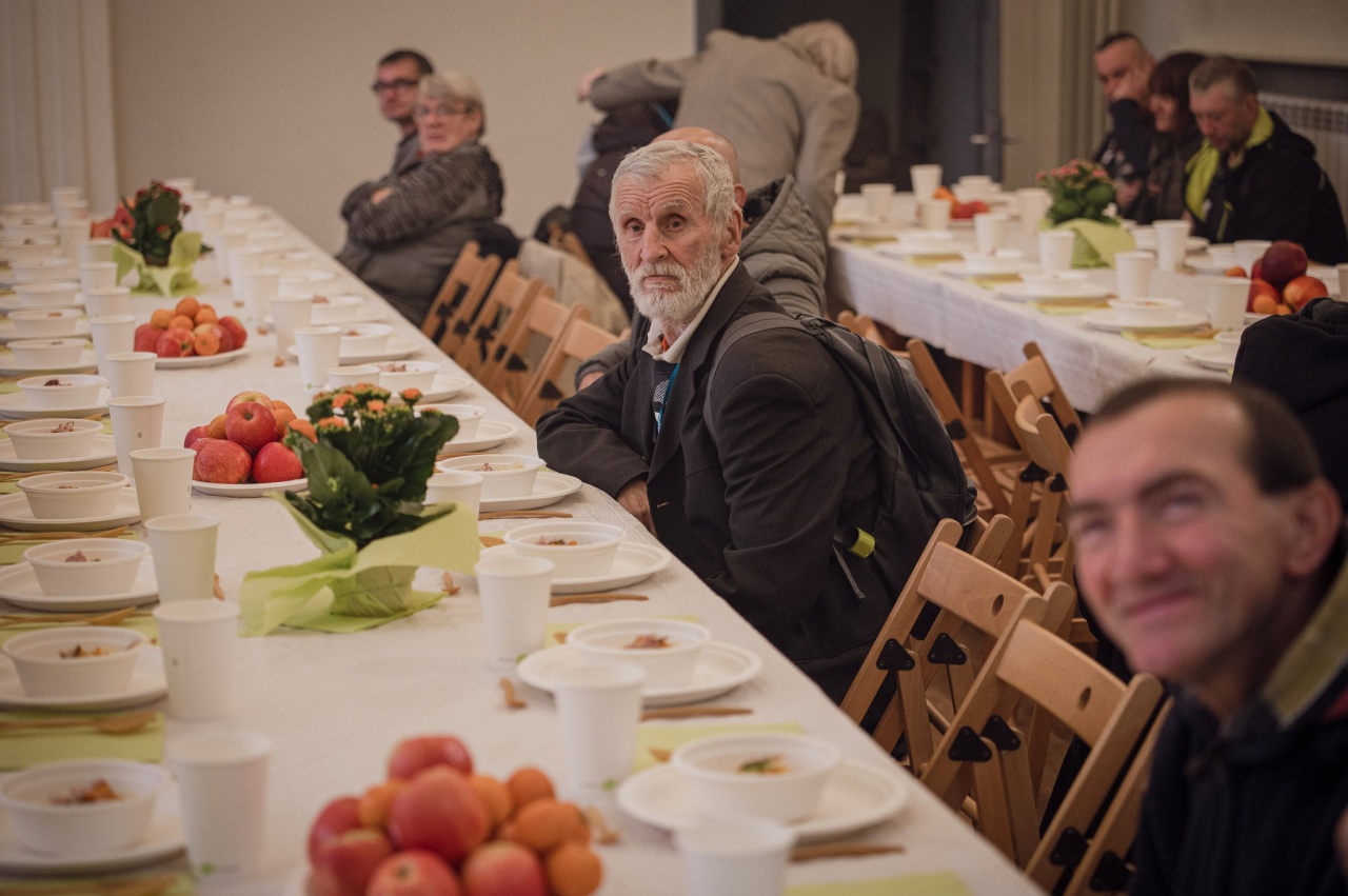 IX Światowy Dzień Ubogich w Rudzie Śląskiej: Wspólnota i wsparcie dla potrzebujących - fotoreportaż