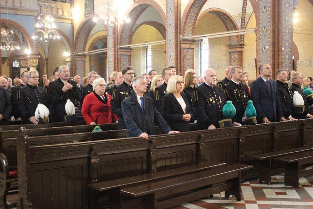 Dzisiaj mija 10. rocznica tragedii w kopalni Wujek-Śląsk. 18 września 2009 roku na skutek wybuchu metanu, śmierć poniosło 20 górników (12 osób na miejscu, 8 osób w szpitalach), a około 36 odniosło obrażenia. Żałoba w Rudzie Śląskiej została wówczas ogłoszona na 7 dni.