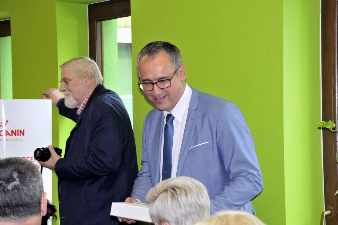 Towarzystwo Opieki nad Zwierzętami "FAUNA" obchodzi 25-lecie istnienia. Podczas oficjalnej uroczystości celebrującej ten jubileusz TOZ otrzymało do użytkowania budynek przeznaczony na cele statutowe, wręczono również nagrody laureatom konkursu "Jestem przyjacielem zwierząt...".