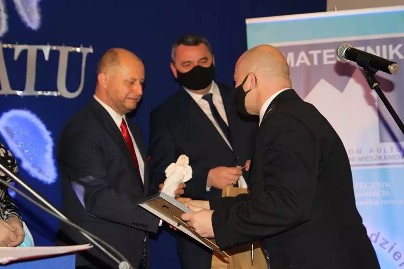 W piątkowy wieczór 39. osób, firm i organizacji, otrzymało nagrody i wyróżnienia za szczególną działalność na rzecz mieszkańców Rudy Śląskiej.