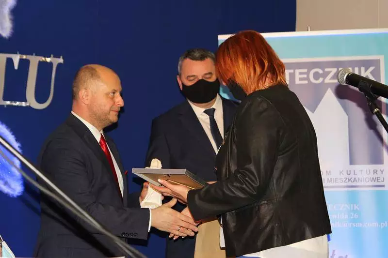 W piątkowy wieczór 39. osób, firm i organizacji, otrzymało nagrody i wyróżnienia za szczególną działalność na rzecz mieszkańców Rudy Śląskiej.