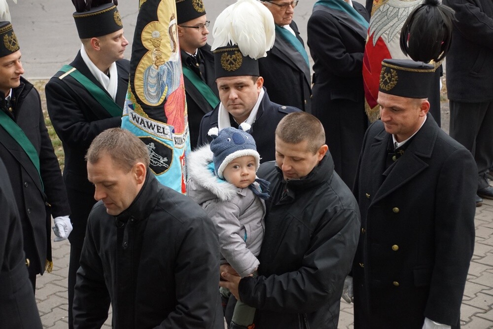 Dzisiaj z okazji Barbórki w całym mieście górnicy świętują. W kościołach odbyły się msze święte w intencji górników oraz ich rodzin. Nie zabrakło na nich kierownictwa kopalni, górników oraz przedstawicieli władz miasta.