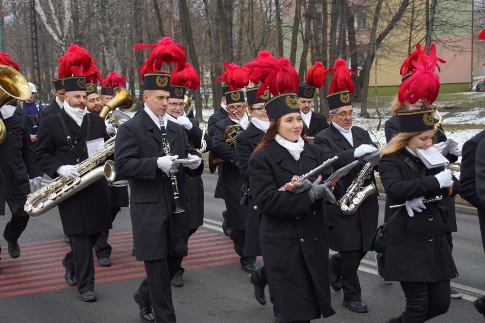 Dzisiaj z okazji Barbórki w całym mieście górnicy świętują. W kościołach odbyły się msze święte w intencji górników oraz ich rodzin. Nie zabrakło na nich kierownictwa kopalni, górników oraz przedstawicieli władz miasta.