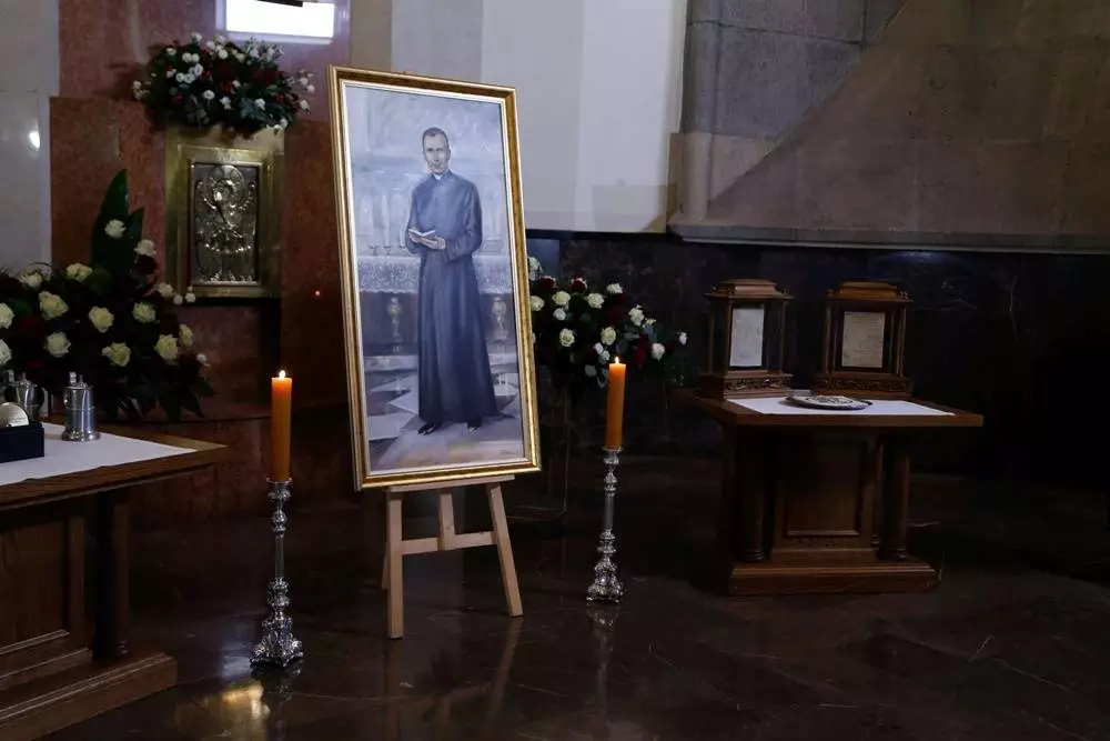 W sobotę rano w katedrze Chrystusa Króla w Katowicach rozpoczęły się uroczystości beatyfikacyjne księdza Jana Machy. W budynku zgromadziły się tłumy wiernych.
fot. Archidiecezja Katowicka