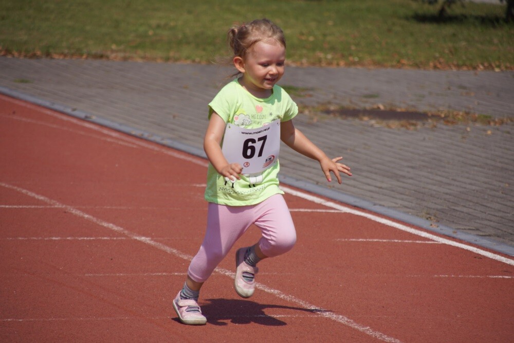 Przy Szkole Podstawowej nr 15 w Halembie odbyła się szósta w tym roku odsłona Biegu Wiewiórki. Początek biegu oraz rywalizacji nordic walking tradycyjnie rozpoczął się o godz. 11:15, wcześniej o godz. 11:00 wystartował bieg dla dzieci.