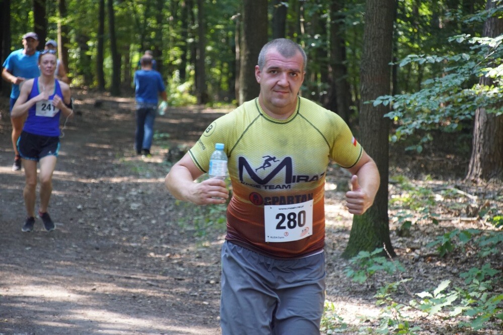 Przy Szkole Podstawowej nr 15 w Halembie odbyła się szósta w tym roku odsłona Biegu Wiewiórki. Początek biegu oraz rywalizacji nordic walking tradycyjnie rozpoczął się o godz. 11:15, wcześniej o godz. 11:00 wystartował bieg dla dzieci.