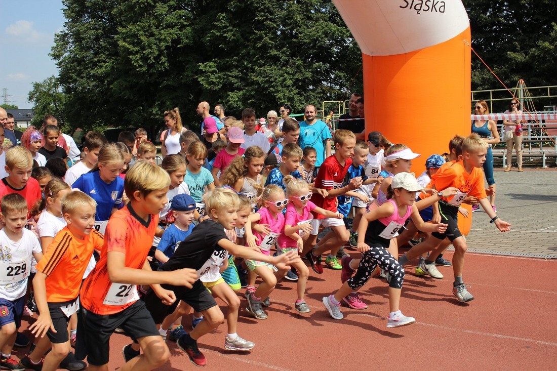 Piękna pogoda na zewnątrz i jeszcze piękniejsza w sercach biegaczy - dzisiejszy Bieg Wiewiórki odbył się w fantastycznej, sportowej atmosferze.