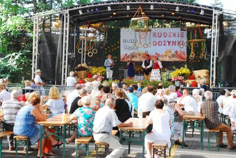 Dożynki 2019 w Rudzie Śląskiej dobiegły końca. W tym roku odbyła się druga edycja imprezy, podczas której działkowcy z rudzkich ogrodów podziękowali za plony.