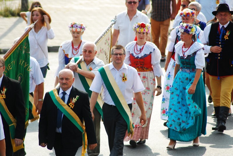 Dożynki 2019 w Rudzie Śląskiej dobiegły końca. Imprezę zainaugurowano uroczystą mszą świętą w kościele pw. św. Wawrzyńca i św. Antoniego.