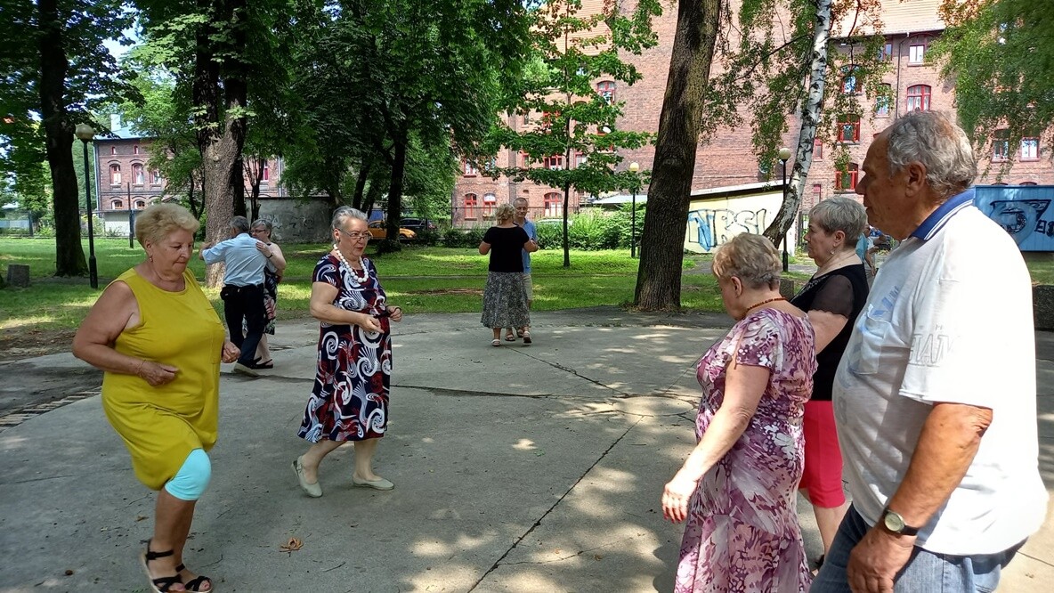 W sobotę, 17 lipca, odbyło się drugie spotkanie z cyklu "Ogrodu Śniadaniowego" organizowanego przez Miejskie Centrum Kultury im. H. Bisty w Rudzie Śląskiej.

fot. MCK