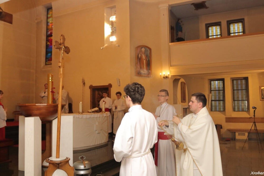 W ubiegły piątek ponad 200 osób wzięło udział w Ekstremalnej Drodze Krzyżowej. Uczestnicy mieli do pokonania nocą 41-kilometrową trasę prowadzącą przez Rudę Śląską, Chorzów, Katowice i Mikołów.