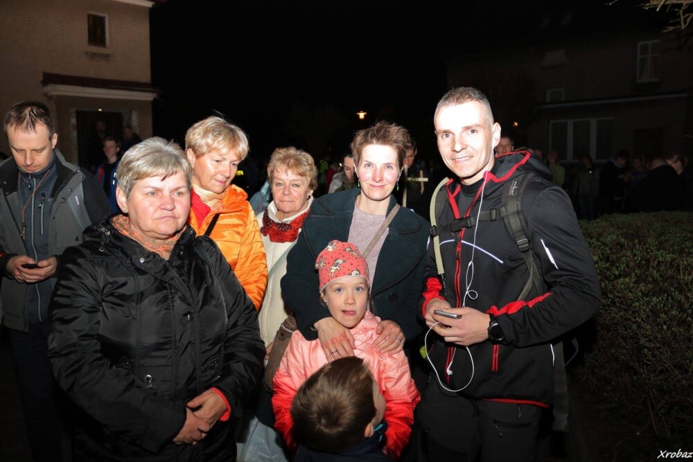 W ubiegły piątek ponad 200 osób wzięło udział w Ekstremalnej Drodze Krzyżowej. Uczestnicy mieli do pokonania nocą 41-kilometrową trasę prowadzącą przez Rudę Śląską, Chorzów, Katowice i Mikołów.