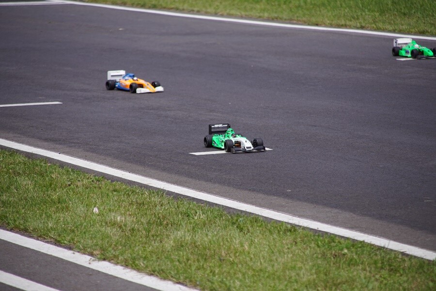 Eliminacje Mistrzostw Polski modeli samochodów zdalnie sterowanych ON- ROAD odbyły się w weekend w Rudzie Śląskiej - Wirku.