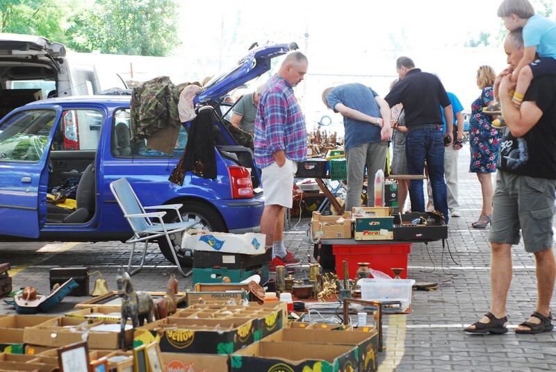 Sierpniowe, wireckie Luftowanie Szranków miało miejsce w sobotę, 17 sierpnia. Impreza została połączona z comiesięczną, rudzką giełdą staroci, która obywa się tradycyjnie w każdą trzecią sobotę miesiąca. Niestety, tym razem frekwencja nie dopisała, a na terenach targowych pojawiło się niewielu wystawców.