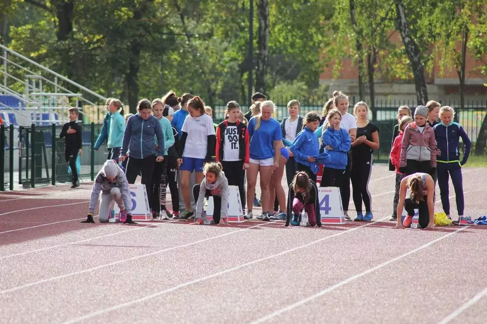 Kilkuset uczniów rudzkich szkół podstawowych wzięło udział w Igrzyskach Lekkoatletycznych dzieci.