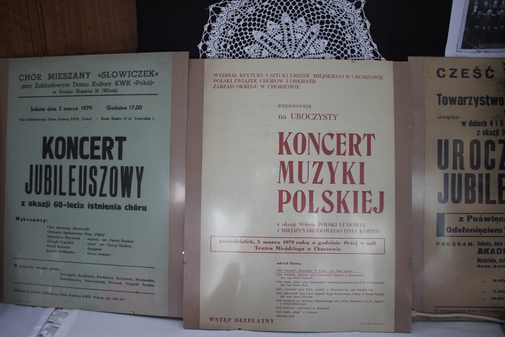 Chór mieszany "Słowiczek" świętował dzisiaj 100-lecie działalności. Goście, sympatycy i przyjaciele chóru mieli okazję wysłuchać jubileuszowego koncertu, a także bogatej historii stowarzyszenia.