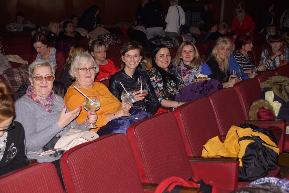 W piątek w Kinie Patria odbyło się kolejne spotkanie z cyklu "Kino dla Kobiet". Tym razem panie wspólnie świętowały Dzień Kobiet!