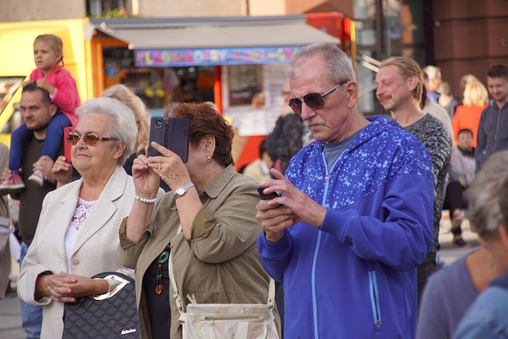 Z okazji III rocznicy Światowych Dni Młodzieży w Polsce już w sobotę na Placu Jana Pawła II w Rudzie Śląskiej – Nowym Bytomiu odbył się koncert muzyki chrześcijańskiej.