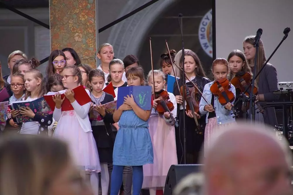 Z okazji III rocznicy Światowych Dni Młodzieży w Polsce już w sobotę na Placu Jana Pawła II w Rudzie Śląskiej – Nowym Bytomiu odbył się koncert muzyki chrześcijańskiej.