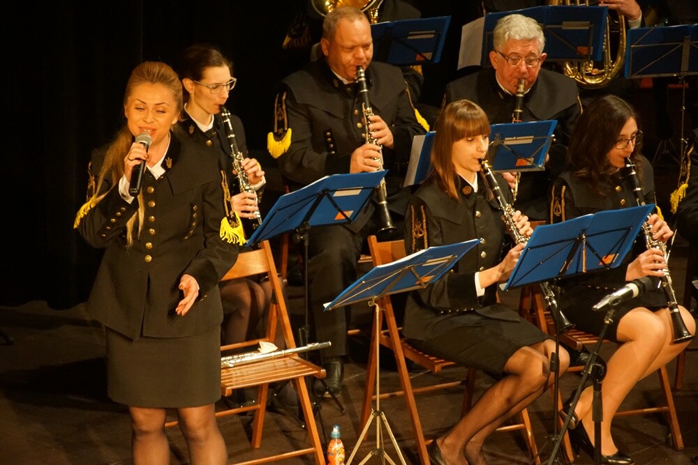 W piątek w bielszowickim Domu Kultury odbył się koncert karnawałowy w wykonaniu Orkiestry Dętej KWK "Bielszowice". Zebrana na miejscu publiczność mogła usłyszeć światowe hity muzyki klasycznej.