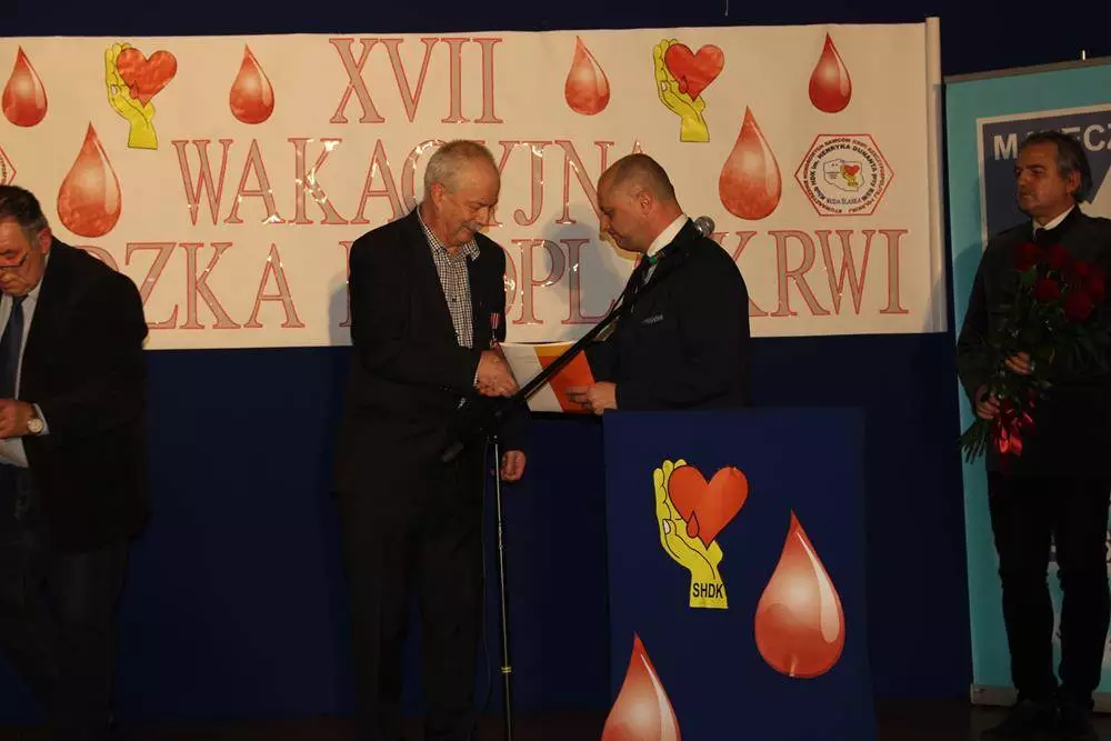 Krwiodawcy na medal Podsumowanie "Wakacyjnej Rudzkiej Kropli Krwi"