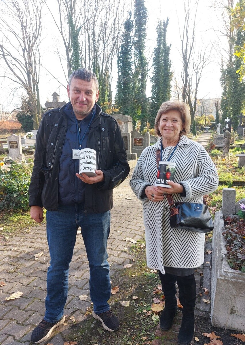 Kwesta na Starym Cmentarzu Parafialnym: Ponad 9 tysięcy złotych na ratowanie Orzegowskiej Nekropolii. / fot. TMO