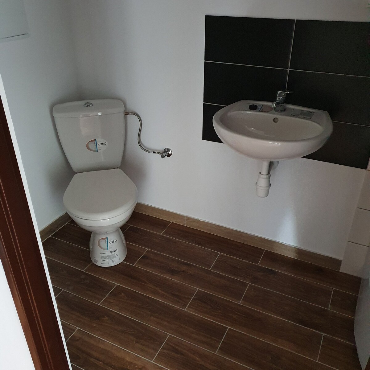 Rozpoczęło się zasiedlanie jedenastu mieszkań socjalnych w Rudzie Śląskiej, które powstały w niewykorzystywanych lokalach miejskich. Cztery z nich przeszły właśnie odbiory budowlane i zostały oddane do użytkowania, w pozostałych siedmiu lokalizacjach prace zakończyły się pod koniec maja br.