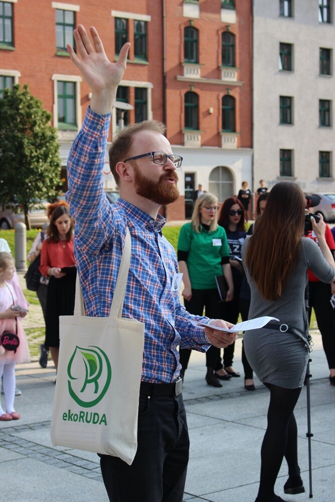 Muzyka dawna, współczesna, klasyczna, dziecięca, jazz i pop oraz folklor zabrzmiały w sobotę na ulicach Rudy Śląskiej. Wszystko to za sprawą drugiej Nocy Chórów.
