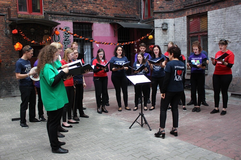 Muzyka dawna, współczesna, klasyczna, dziecięca, jazz i pop oraz folklor zabrzmiały w sobotę na ulicach Rudy Śląskiej. Wszystko to za sprawą drugiej Nocy Chórów.