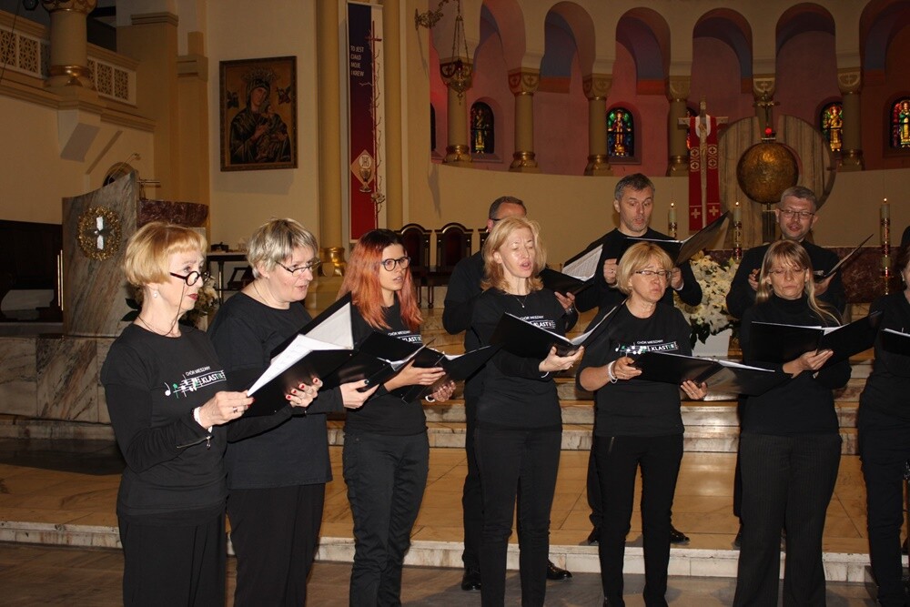 Muzyka dawna, współczesna, klasyczna, dziecięca, jazz i pop oraz folklor zabrzmiały w sobotę na ulicach Rudy Śląskiej. Wszystko to za sprawą drugiej Nocy Chórów.