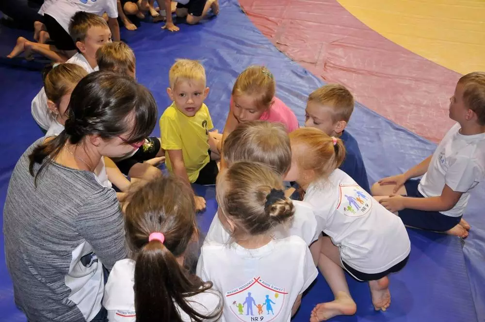 W czwartek odbyła się Olimpiada Sportowa dla przedszkolaków. Udział w wydarzeniu wzięło 8 przedszkoli z terenu Rudy Śląskiej. Olimpiada odbyła się na hali sportowej przy Burloch Arenie.
