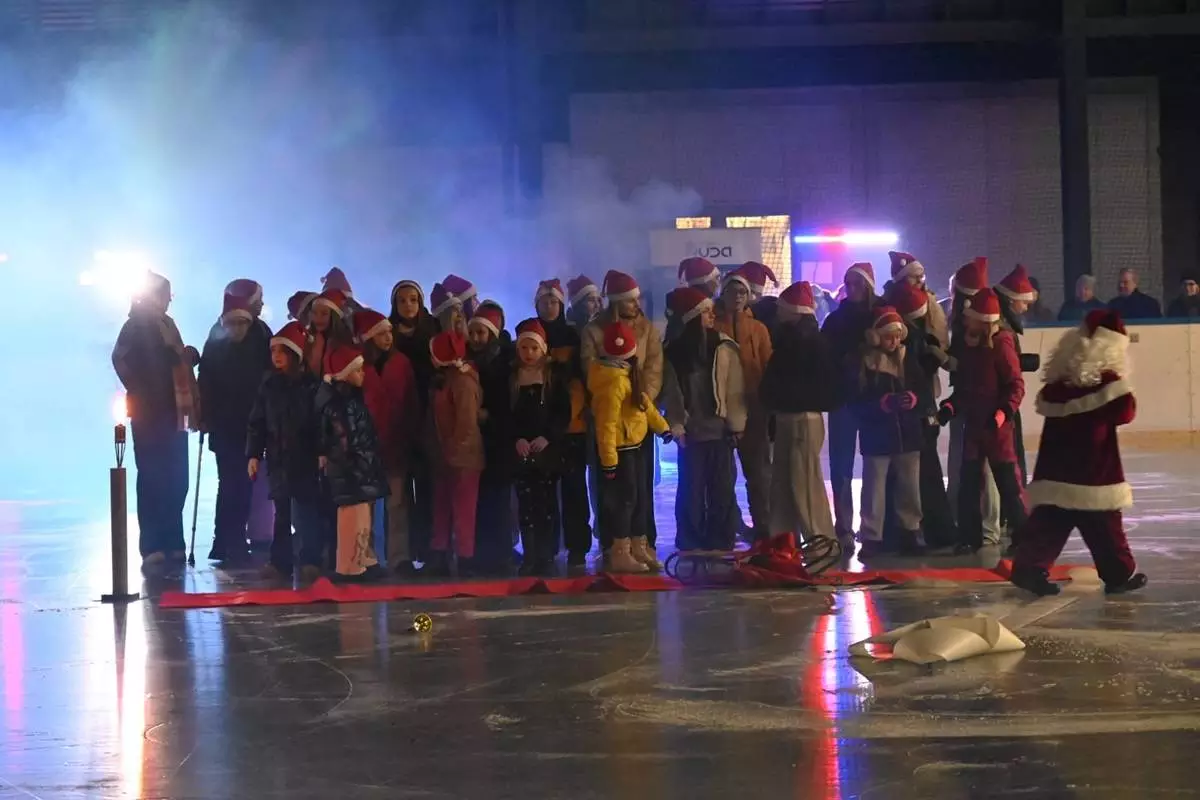 Oficjalne otwarcie lodowiska w Rudzie Śląskiej. / fot. Marek Faber / UM Ruda Śląska