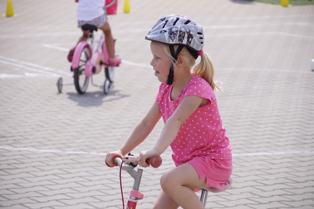 Tor pumptrack, miasteczko ruchu drogowego, szkolenia, darmowy serwis rowerowy, konkursy z nagrodami czy specjalny rower z blenderem do robienia koktajli &#8211; to tylko niektóre atrakcje, jakie czekały na uczestników pikniku rowerowego pod hasłem &#8222;Ruda Śląska kocha rower&#8221;.