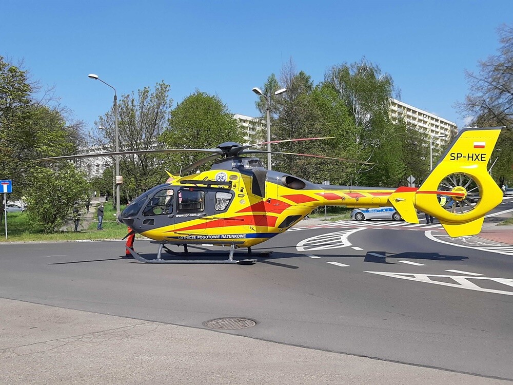 W Wirku młody rudzianin najprawdopodobniej próbował popełnić samobójstwo. Na drodze obok II LO im. Gustawa Morcinka lądował helikopter LPR. Mężczyzna ma zostać przetransportowany do szpitala.