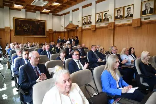 Rada Miasta Ruda Śląska: Dzisiaj odbyło się uroczyste ślubowanie nowych radnych