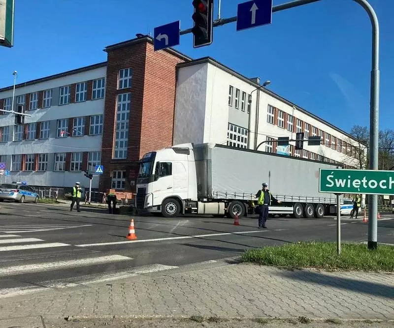 Ruda Śląska: Zderzenie samochodu ciężarowego i motocykla w Wirku