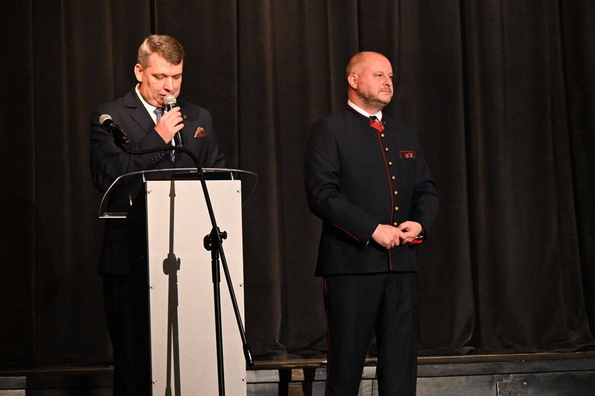 Kamraci Rudzcy 2025 uhonorowani. Rudzka Jesień Kulturalna rozpoczęta prapremierą „Stypy”. / fot. UM Ruda Śląska