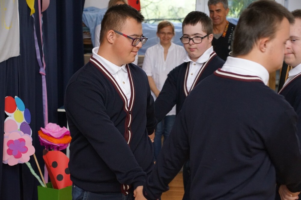 Tydzień Godności Osób Niepełnosprawnych trwa. Dzisiaj świętowała Szkoła Podstawowa nr 12 Specjalna im. św. Łukasza. Odbył się także Turniej Bowlingowy przygotowany Dom Pomocy Społecznej w Kochłowicach.