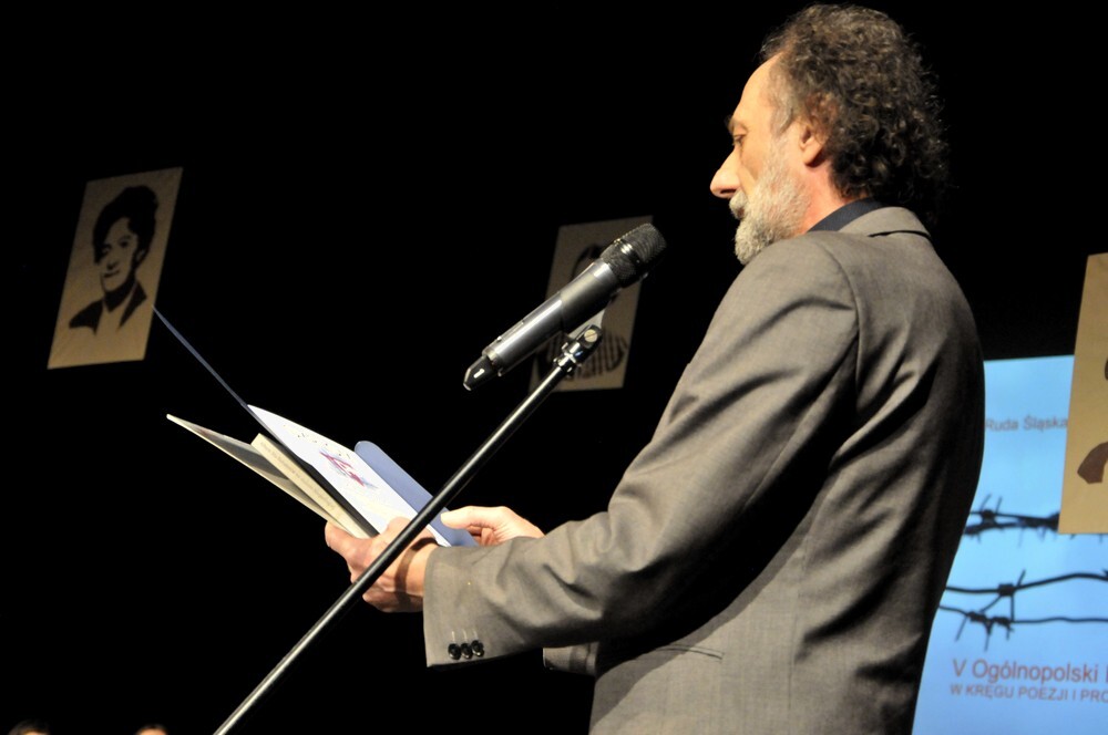 W Miejskim Centrum Kultury im. Henryka Bisty odbył się finał V Ogólnopolskiego Konkursu „W Kręgu poezji i prozy lagrowej więźniarek KL Ravensbruck”. Z 350 uczniów z całej Polski do finału dostało się 29 osób, które właśnie dzisiaj miały okazję wystąpić w Rudzie Śląskiej podczas finałowej gali.