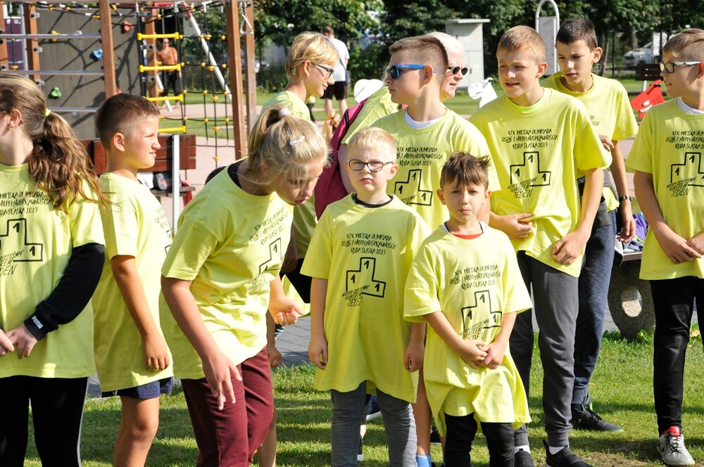 XIX Miejska Olimpiada Osób Niepełnosprawnych ściągnęła na teren letniego basenu kilkuset uczestników! Podczas konkurencji uśmiech nie schodził z ich twarzy ani na chwilę.