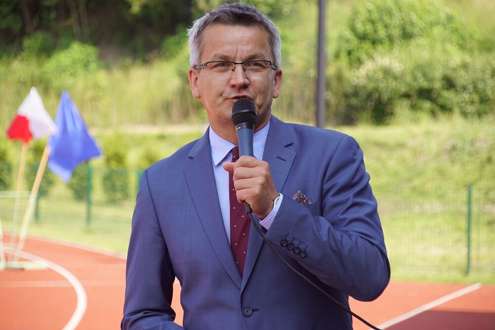 Kilkaset uczniów z rudzkich szkół bierze udział w XXX Lekkoatletycznych Igrzyskach Sportowych, które odbywają się na stadionie lekkoatletycznym.