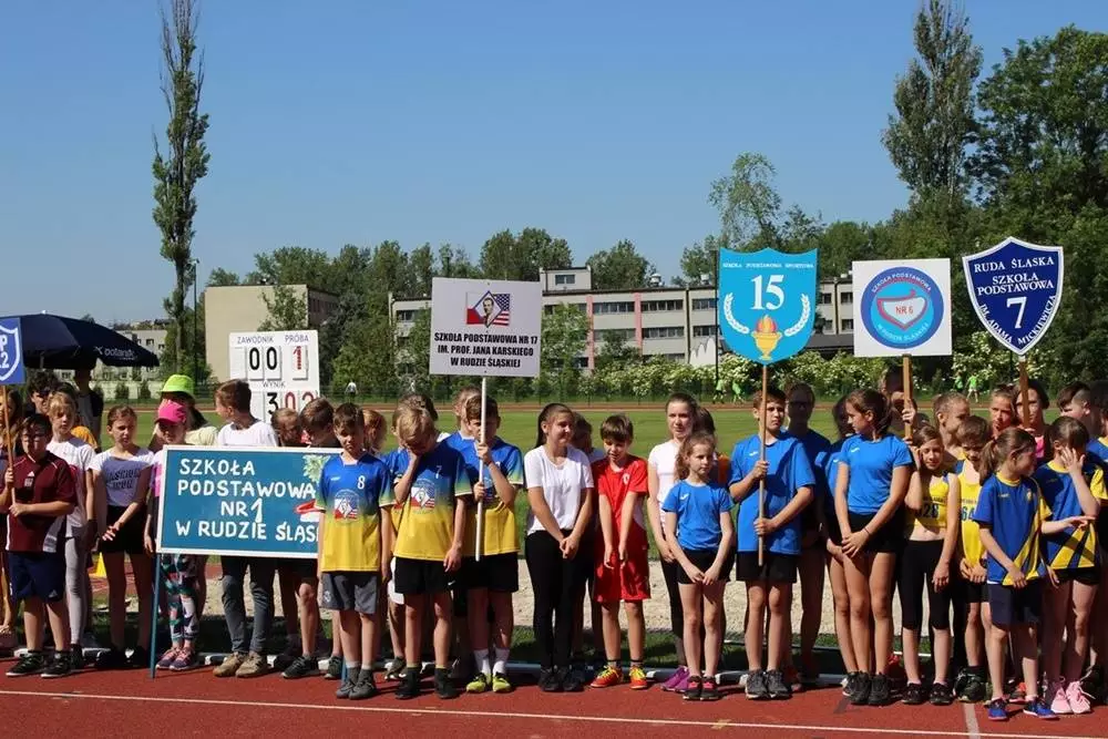 Kilkaset dzieci z rudzkich szkół bierze udział w XXXI Lekkoatletycznych Igrzyskach Sportowych. Uczestnicy rywalizują w kilkunastu konkurencjach. Zawody rozgrywane są na stadionie lekkoatletycznym przy ul. Czarnoleśnej.