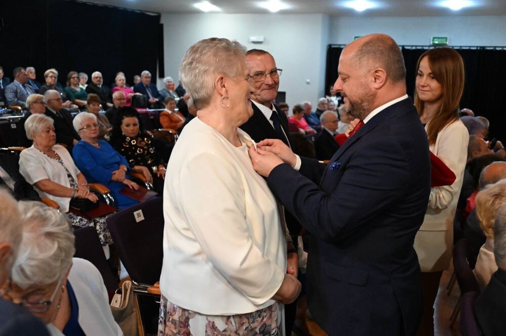 Niemal 70 rudzkich małżeństw świętowało Złote Gody!/fot. FB Michał Pierończyk